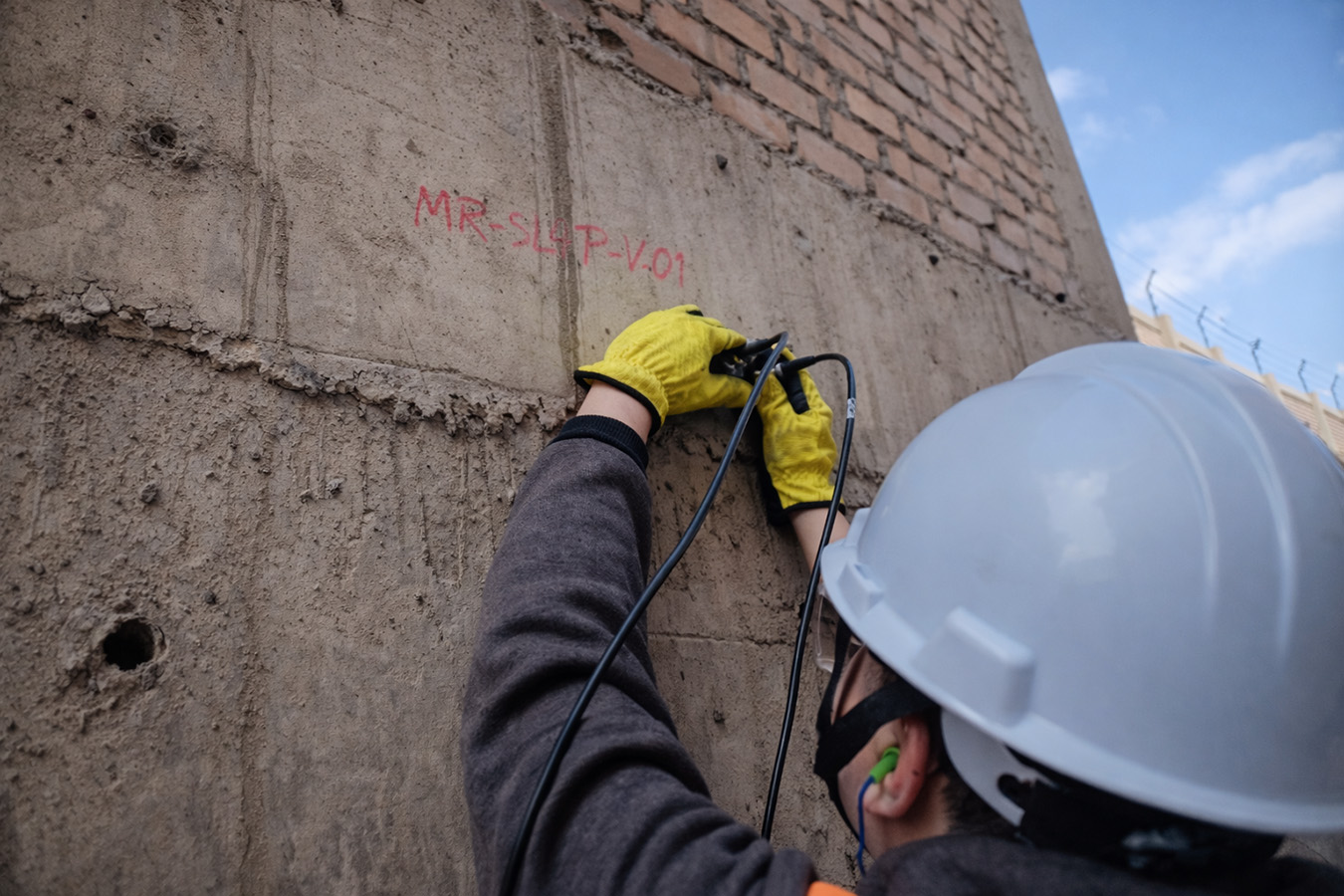 Profundidad y espesor de fisuras y grietas en concreto